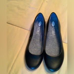 Dr. Scholle’s Women’s Be Free Flats